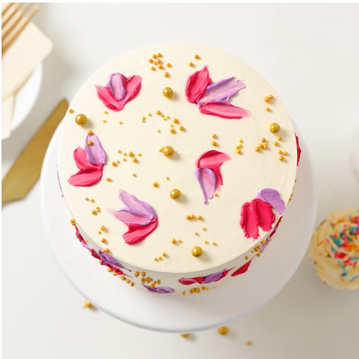 Floral Bliss Cake With Elegant Roses Bouquet